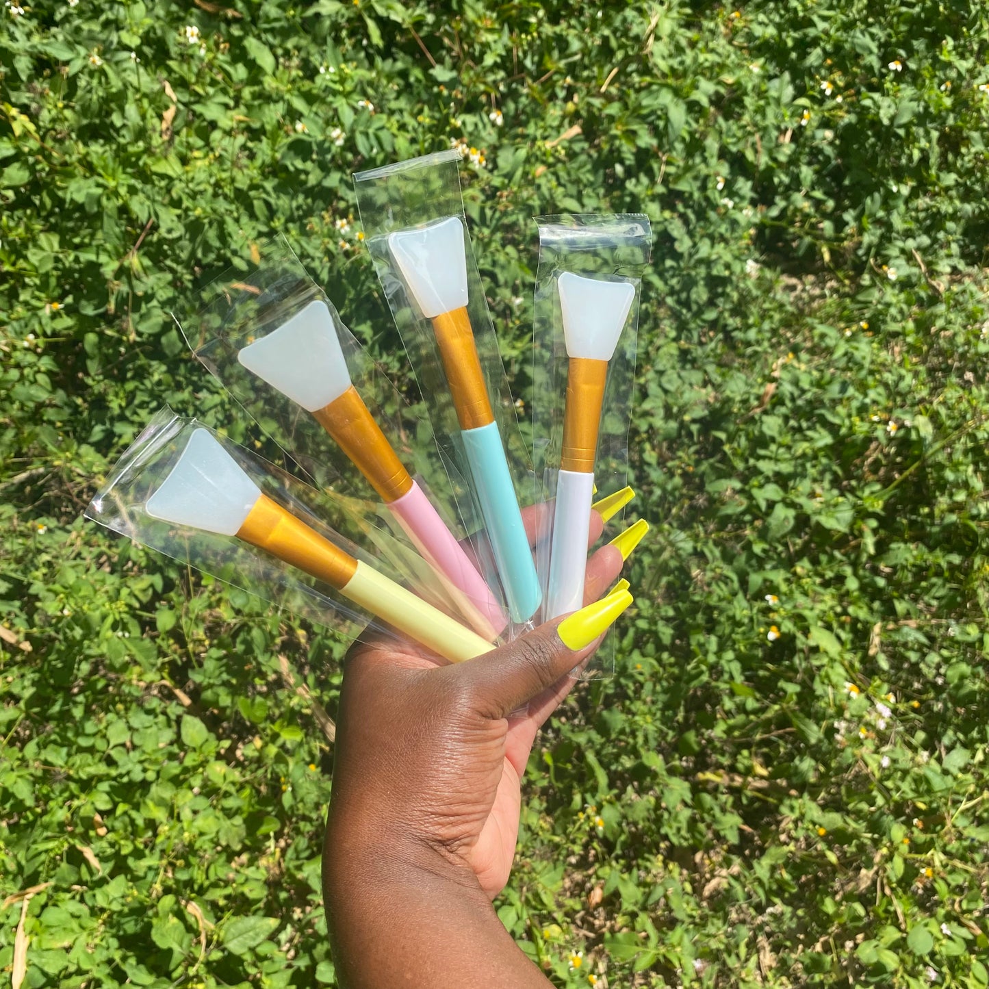 Mask Applicator