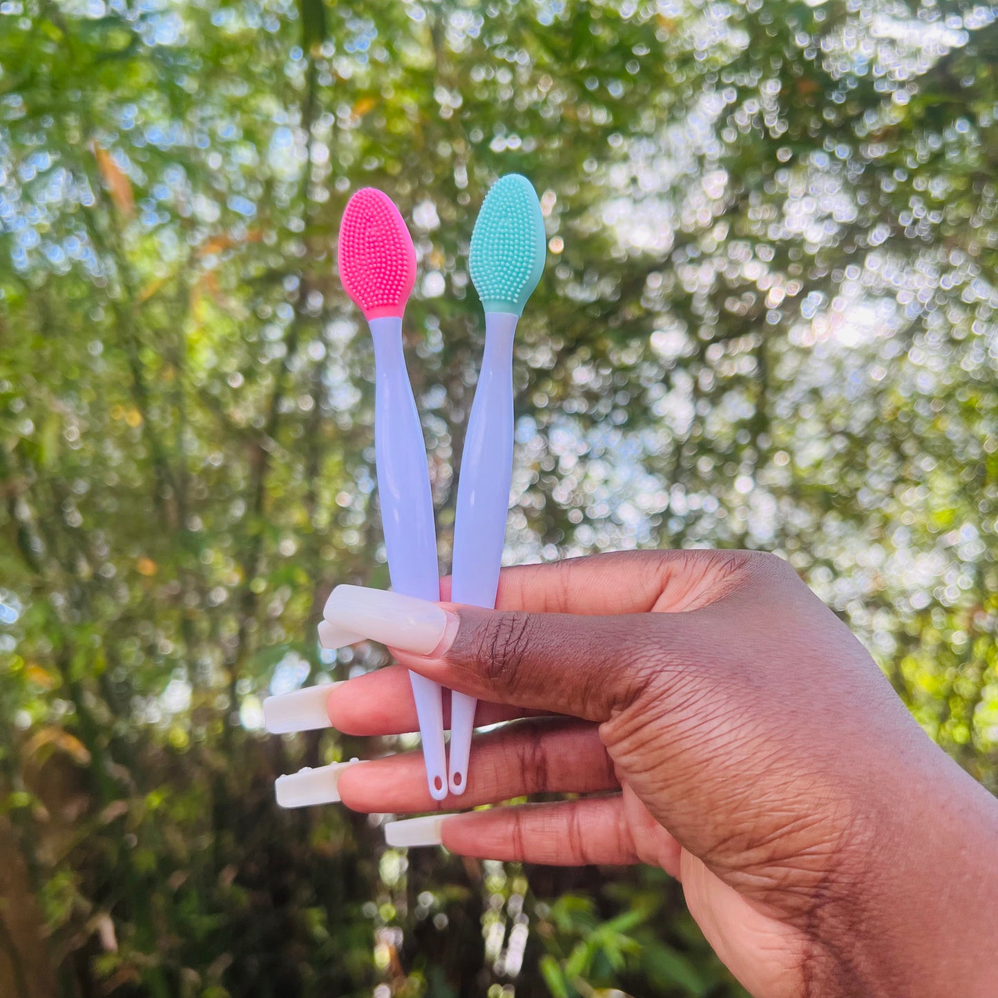 Lip Scrubber
